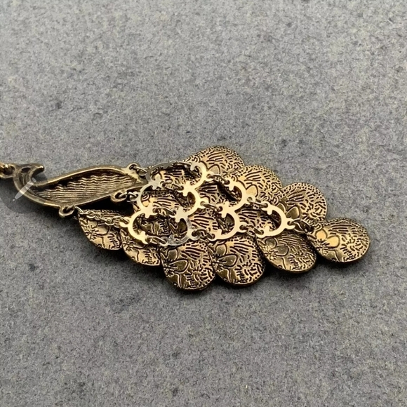 Elegant Silver and Purple Peacock Pendant Necklace - Picture 5 of 7